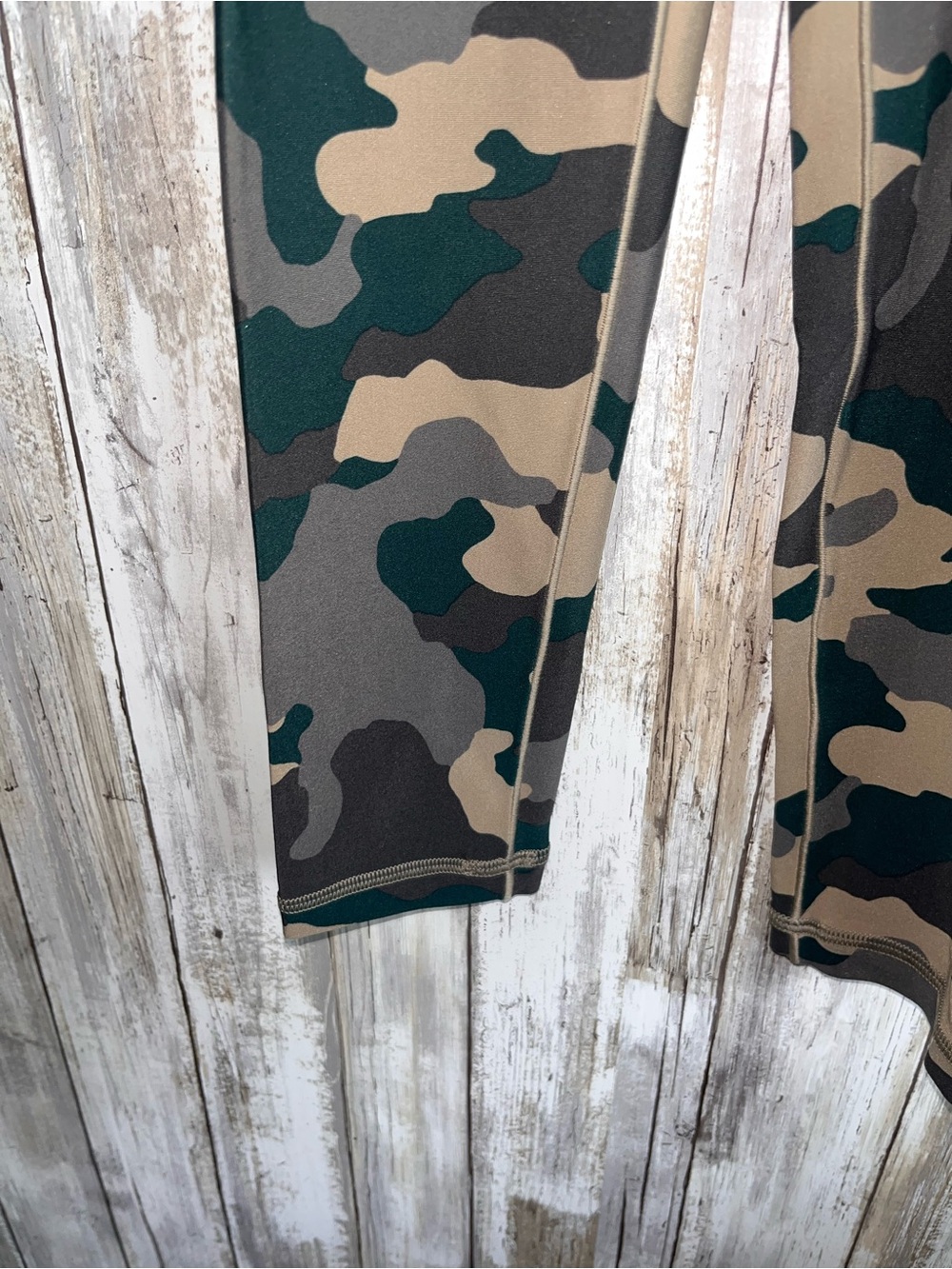 NWT Aerie OFFLINE Real Me 7/8 Leggings Camo High Rise Green Size Small S - Picture 3 of 6